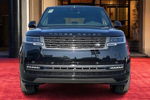 2026 Land Rover Range Rover P530 SE