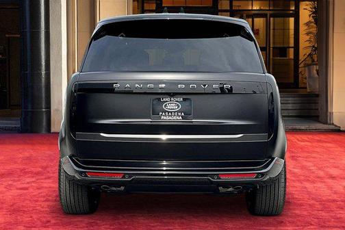 Obsidian Black SV Bespoke Ultra Metallic Satin 2026 Land Rover Range Rover P530 SE 7 Seat