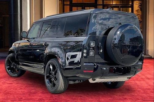 Santorini Black 2026 Land Rover Defender P400 X-Dynamic SE