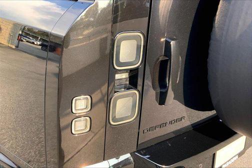 2026 Land Rover Defender V8