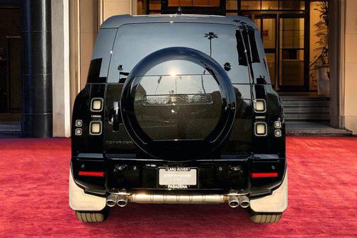2026 Land Rover Defender V8