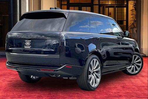 Constellation Blue in Gloss finish 2026 Land Rover Range Rover P530 SE 7 Seat