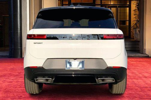 1aa/White 2026 Land Rover Range Rover Sport SE