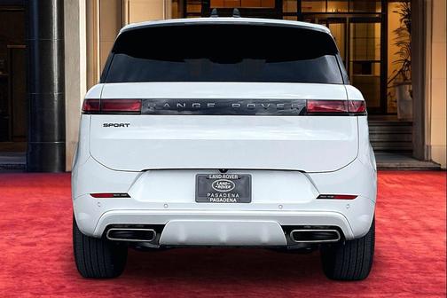 Fuji White 2026 Land Rover Range Rover Sport SE