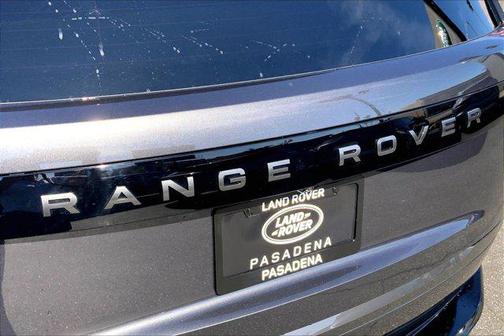 2026 Land Rover Range Rover P400 SE 7 Seat