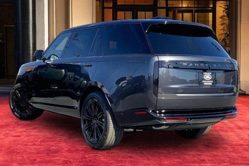 2026 Land Rover Range Rover P400 SE 7 Seat