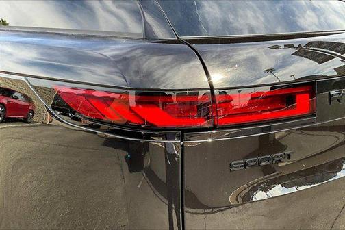 Obsidian Black SV Bespoke Ultra Metallic Gloss 2026 Land Rover Range Rover Sport SE