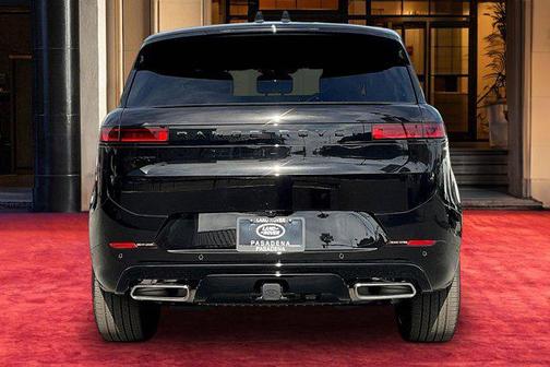 Obsidian Black SV Bespoke Ultra Metallic Gloss 2026 Land Rover Range Rover Sport SE