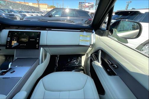 Sunset Gold SV Bespoke Ultra Metallic Satin 2026 Land Rover Range Rover P530 SE 7 Seat