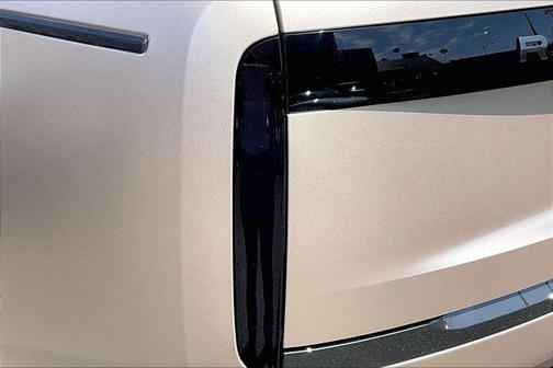 Sunset Gold SV Bespoke Ultra Metallic Satin 2026 Land Rover Range Rover P530 SE 7 Seat