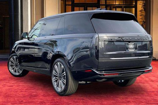 2026 Land Rover Range Rover P400 SE 7 Seat
