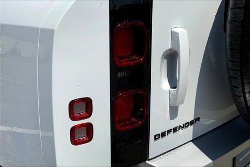 2025 Land Rover Defender 130 P300 S