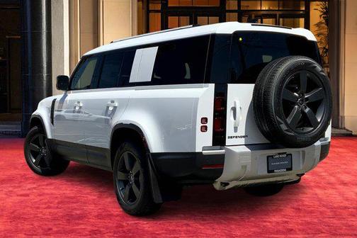 2025 Land Rover Defender 130 P300 S