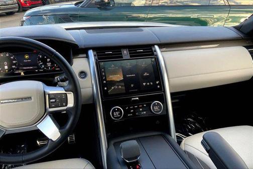 2024 Land Rover Discovery P360 Metropolitan Edition