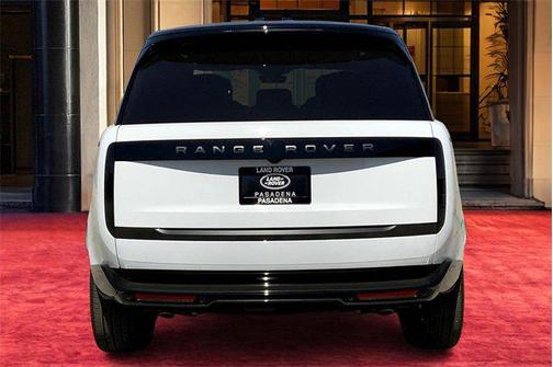 2025 Land Rover Range Rover P530 SE 7 Seat
