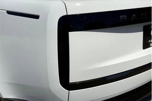 2025 Land Rover Range Rover P530 SE 7 Seat
