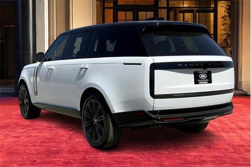 2025 Land Rover Range Rover P530 SE 7 Seat