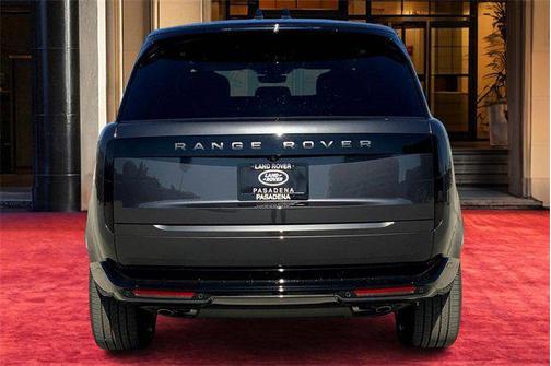 2025 Land Rover Range Rover P530 SE