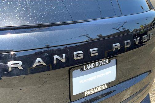 2025 Land Rover Range Rover P530 SE
