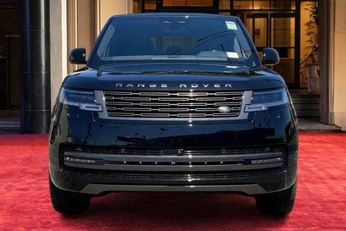 2025 Land Rover Range Rover P530 SE
