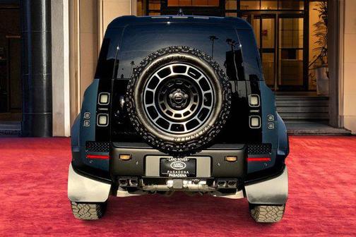 2026 Land Rover Defender OCTA