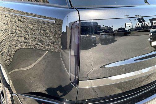 1ag/Black 2026 Land Rover Range Rover P400 SE 7 Seat