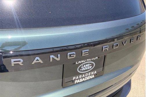 2025 Land Rover Range Rover P530 SE 7 Seat
