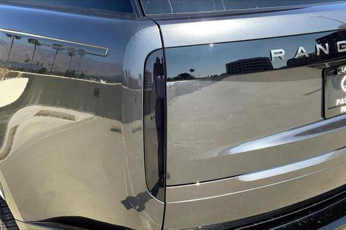 2025 Land Rover Range Rover P530 SE 7 Seat