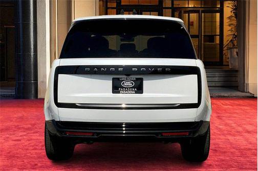 2025 Land Rover Range Rover P530 SE 7 Seat