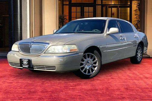 2011 Lincoln Town Car Signature