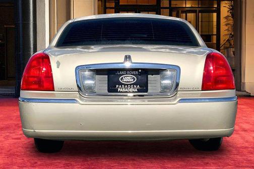 2011 Lincoln Town Car Signature