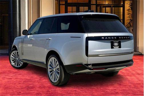 2025 Land Rover Range Rover P400 SE