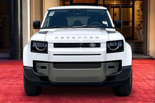 Fuji White 2026 Land Rover Defender P300 S