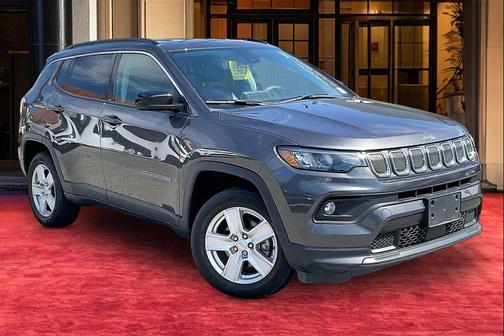 Granite Crystal Metallic Clearcoat 2022 Jeep Compass Latitude