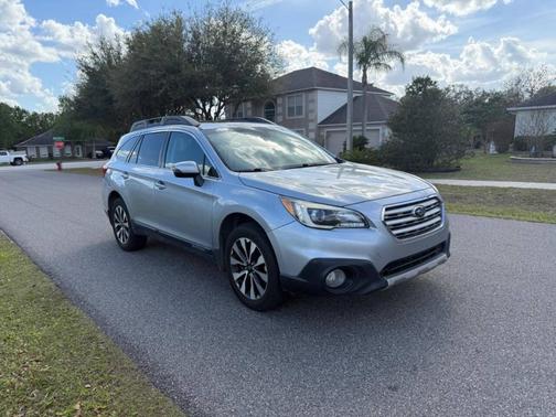Ice Silver Metallic 2017 Subaru Outback 2.5i Limited