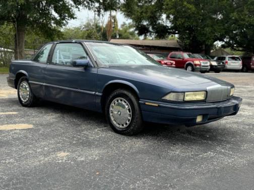 Black Sapphire Metallic 1993 Buick Regal Custom