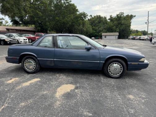 Black Sapphire Metallic 1993 Buick Regal Custom