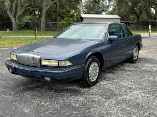 Black Sapphire Metallic 1993 Buick Regal Custom