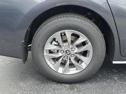 2025 Toyota Sienna XLE 7 Passenger