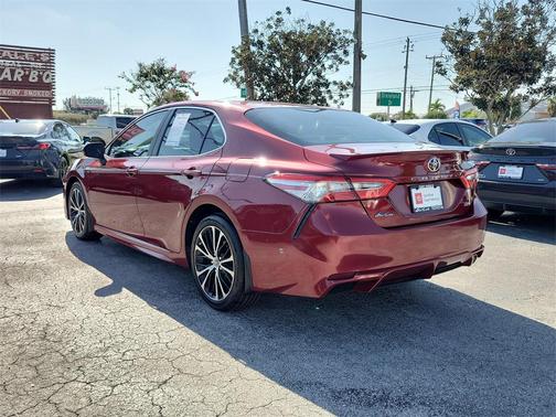 2018 Toyota Camry SE