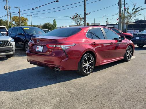 2018 Toyota Camry SE