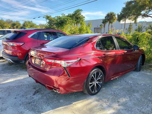 2018 Toyota Camry SE