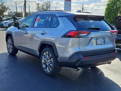 2025 Toyota RAV4 XLE Premium