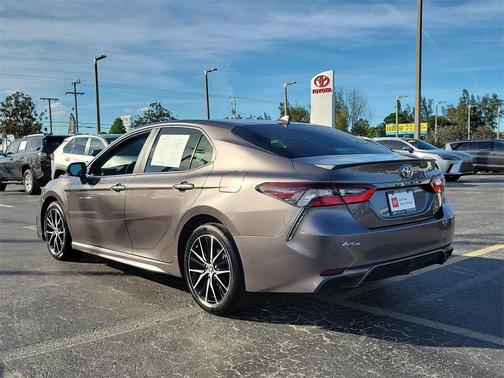 2024 Toyota Camry SE