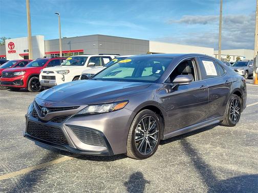 2024 Toyota Camry SE