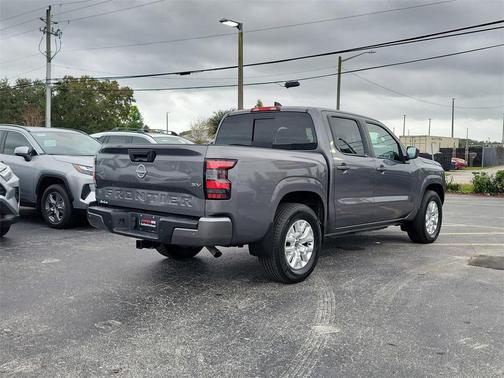 2024 Nissan Frontier SV