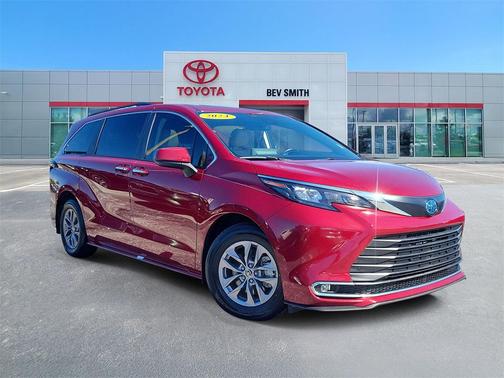 2024 Toyota Sienna XLE