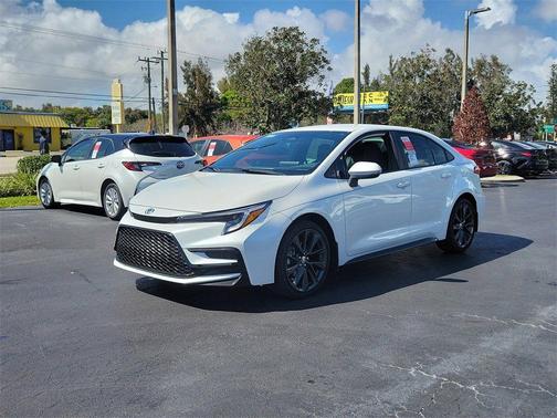 Wind Chill Pearl 2026 Toyota Corolla SE