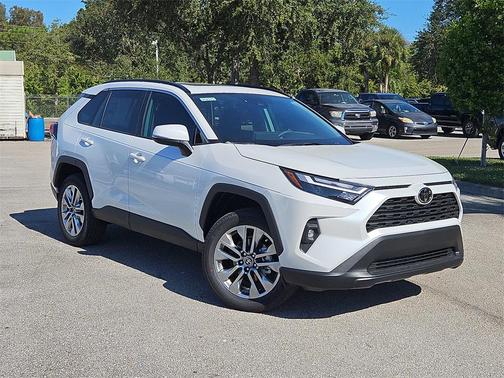 2025 Toyota RAV4 XLE Premium
