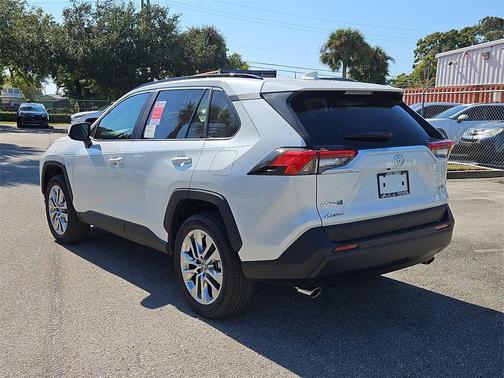 2025 Toyota RAV4 XLE Premium